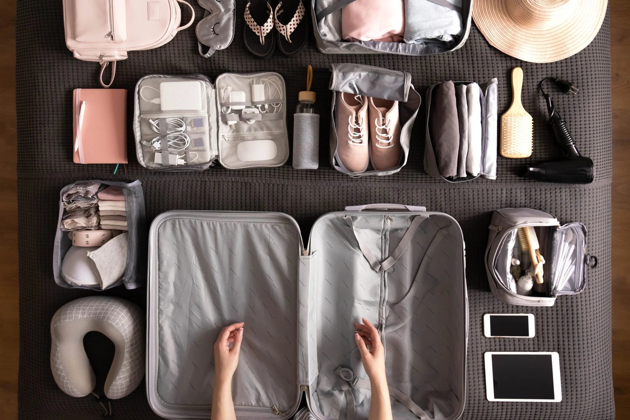 packing-cubes-inside-suitcase-mens-clothes