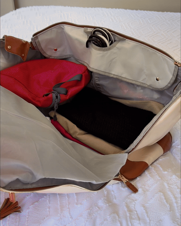 https://simplifyliving.com.au/cdn/shop/files/GIF2_4.5_ration.gif?v=1718158597&width=600 Folding Weekender Duffle Bag